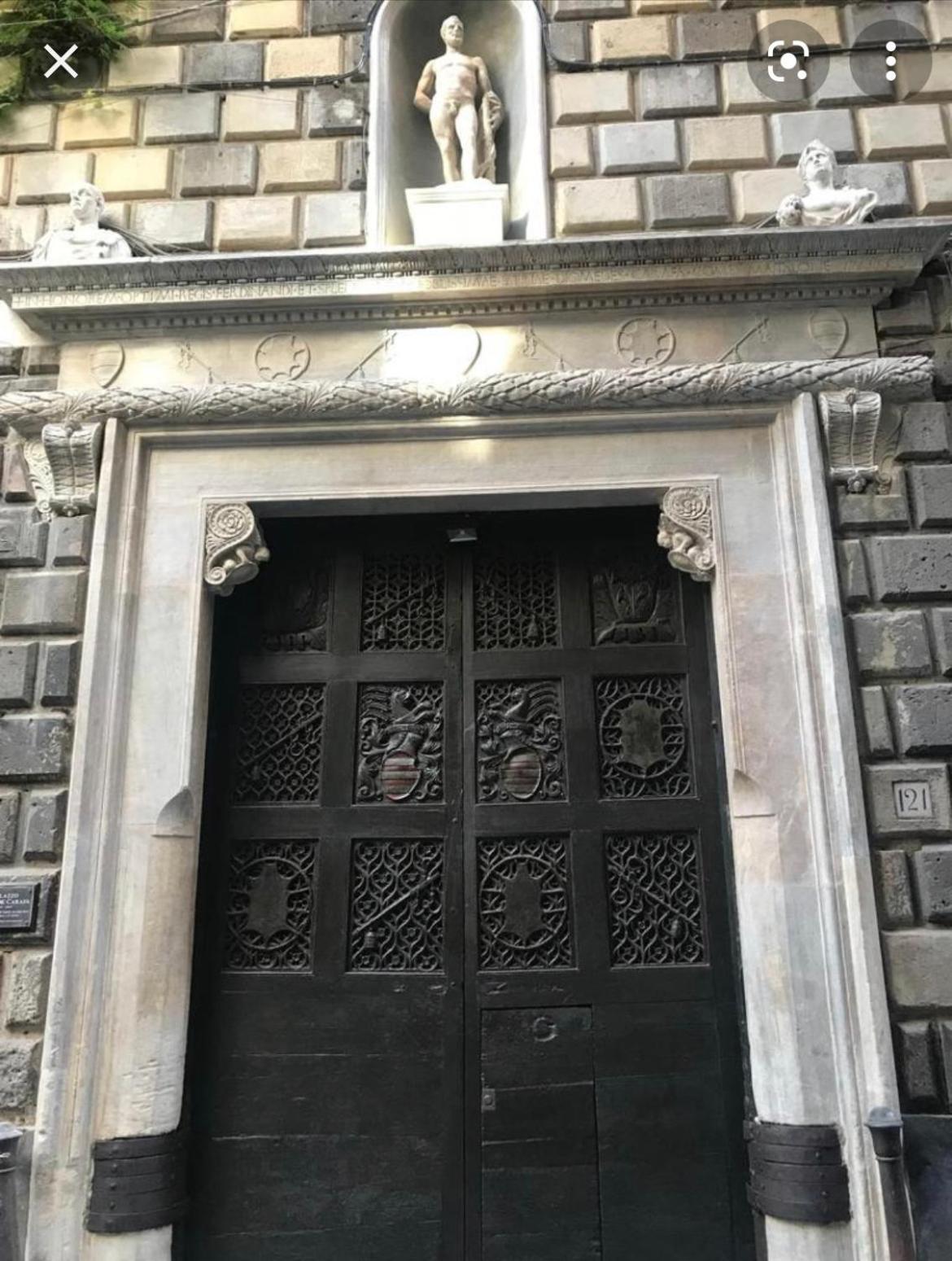 Palazzo Diomede Carafa Santangelo Luxury Guest house