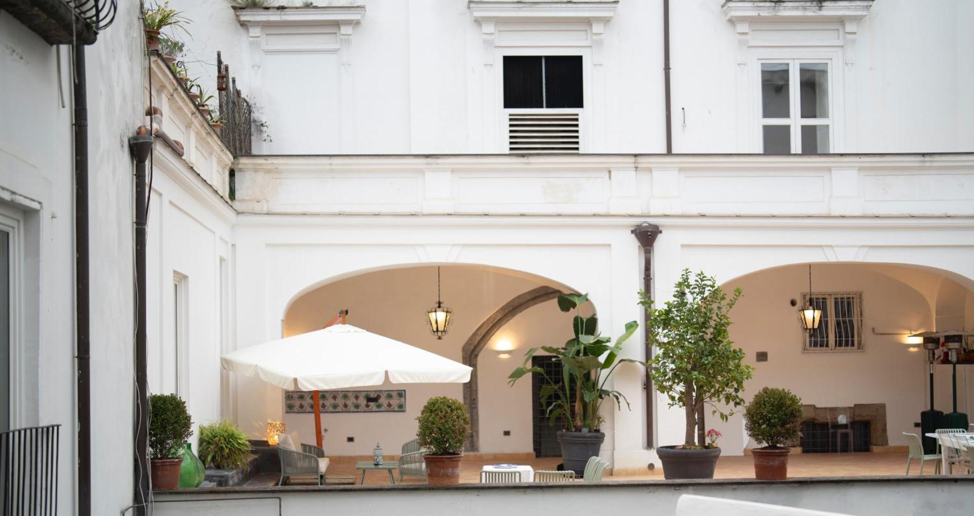 Palazzo Diomede Carafa Santangelo Luxury Naples